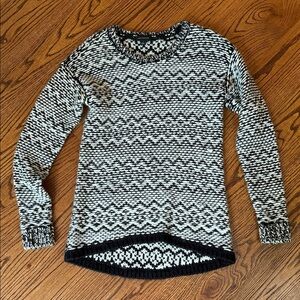 Heavy black and White Patterned Sweater